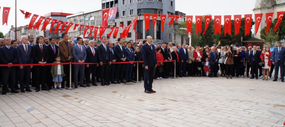 23 Nisan Ulusal Egemenlik ve Çocuk Bayramı Dolayısıyla Atatürk Anıtı’na Çelenk Sunma Töreni Gerçekleştirildi