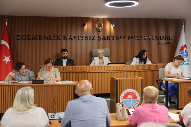 Başkan Esin Köymen’e “Avrupa Yerel Yaşamda Kadın-Erkek Eşitliği Şartı”nın İmza Yetkisi Verildi!