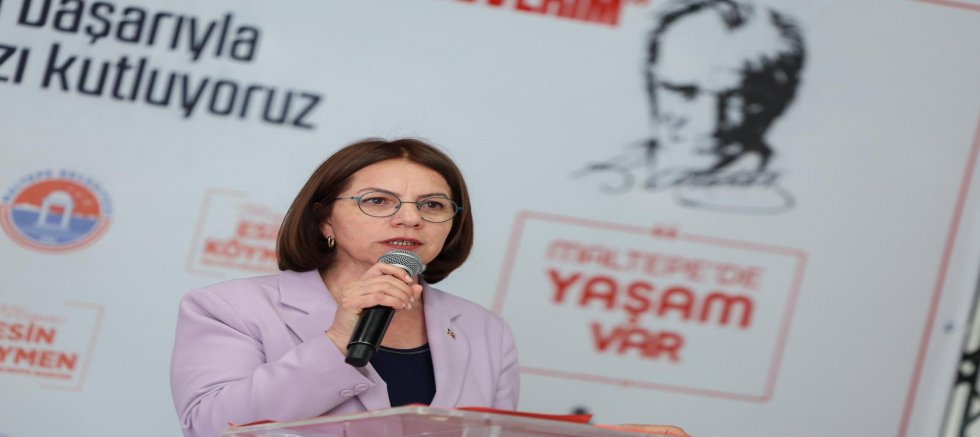 BAŞKAN ESİN KÖYMEN BAŞARILI SPORCULARLA BULUŞTU 