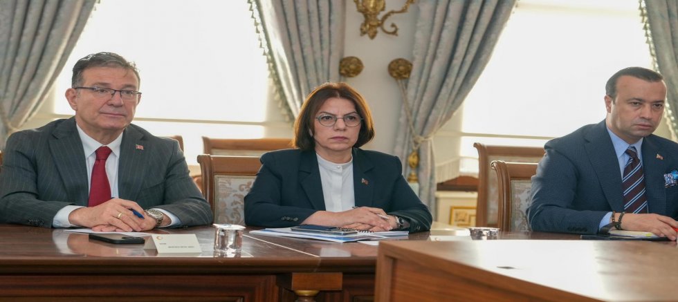 BAŞKAN ESİN KÖYMEN, KENTSEL DÖNÜŞÜM KOMİSYONU TOPLANTISINA KATILDI