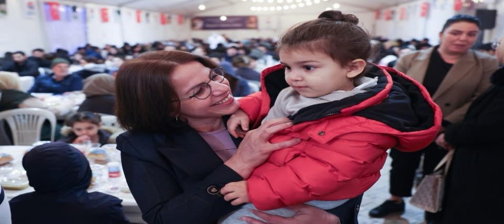 BAŞKAN ESİN KÖYMEN, MALTEPELİLERLE İFTAR SOFRASINDA BULUŞTU
