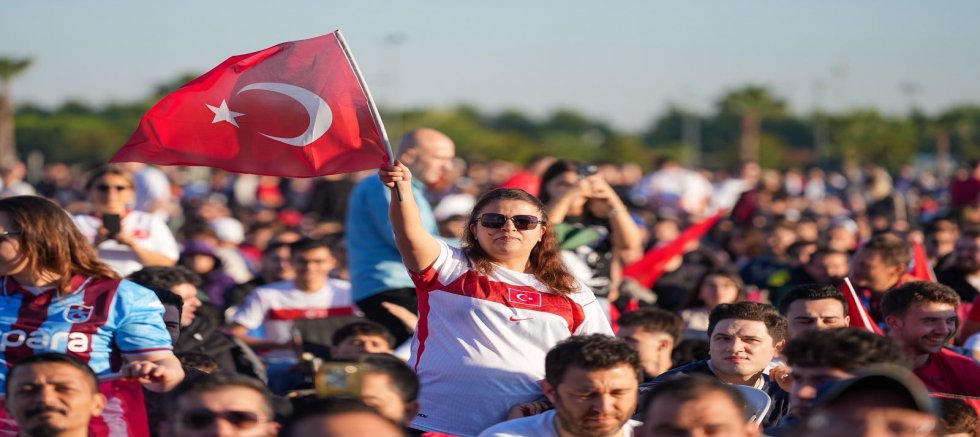 MALTEPE’DE MİLLİ HEYECAN BİNLERİ BULUŞTURDU