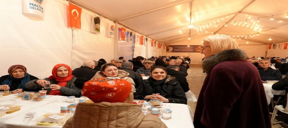 MALTEPELİLER İFTAR SOFRASINDA ORUÇLARINI AÇTI 