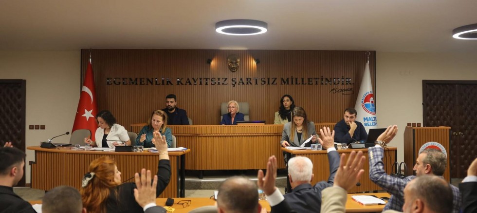 MALTEPE BELEDİYE MECLİSİ’NDE KADINA ŞİDDETE KARŞI ORTAK İRADE ÇAĞRISI 