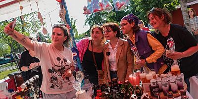 ‘ANNELER GÜNÜ EL EMEĞİ PAZARI‘ AÇILDI 