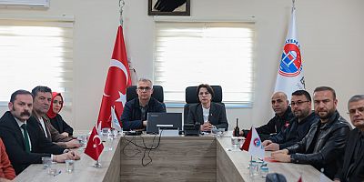 BAŞKAN ESİN KÖYMEN, DEPREM SONRASI MALTEPE AFET VE ACİL DURUM YÖNETİM MERKEZİ’NE GELDİ