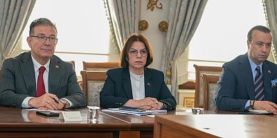 BAŞKAN ESİN KÖYMEN, KENTSEL DÖNÜŞÜM KOMİSYONU TOPLANTISINA KATILDI