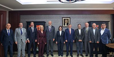 DAVUTOĞLU’DAN BAŞKAN ESİN KÖYMEN’E ZİYARET 