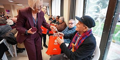 HUZUREVİ SAKİNLERİNE YENİ YIL ZİYARETİ 