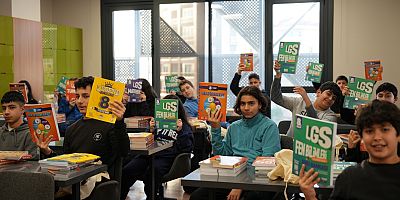 MALTEPE BELEDİYESİNDEN ÖĞRENCİLERE KAYNAK KİTAP DESTEĞİ 