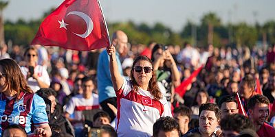 MALTEPE’DE MİLLİ HEYECAN BİNLERİ BULUŞTURDU