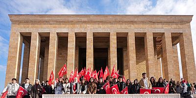 ÖĞRENCİLER İSTEDİ, MALTEPE BELEDİYESİ ANITKABİR’E GÖTÜRDÜ 
