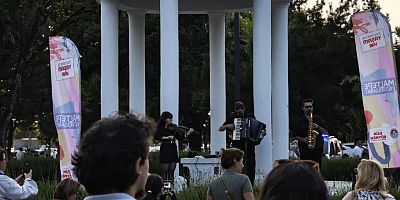 ‘SÜREYYA PLAJI YAZ DİNLETİLERİ’ BAŞLADI